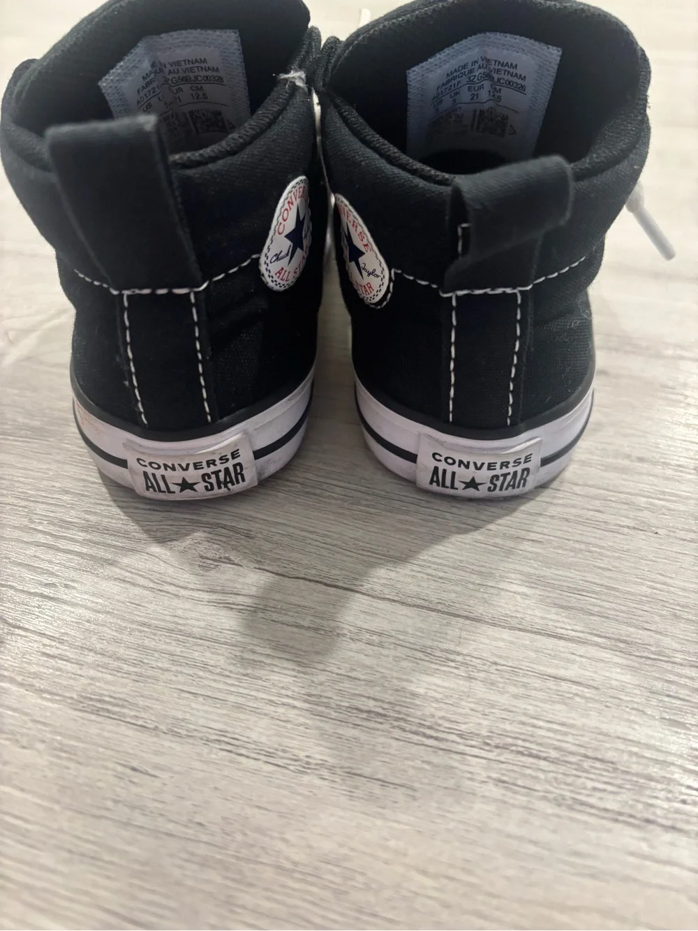 Converse sneakers laces